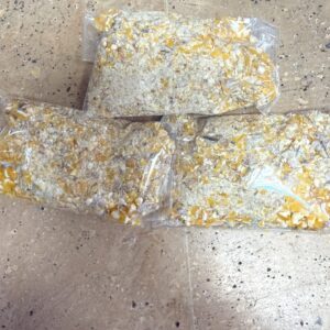 Bolsa jutia, maíz tostado y pescado ahumado